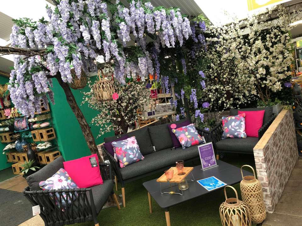 A Room Outside Make the most of your garden this spring/summer Pugh