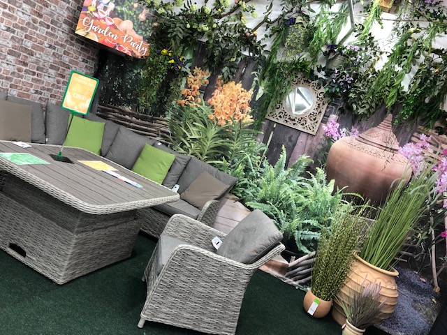Garden Furniture - Pugh's Garden Centres