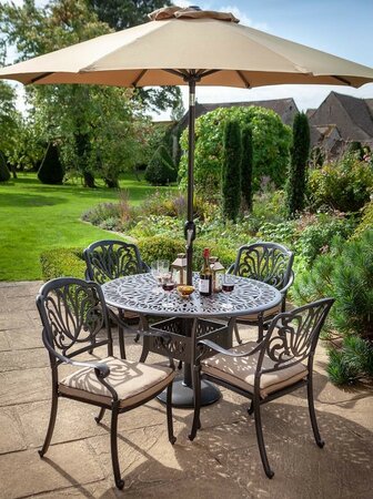 Amalfi 4 Seat Round Dining Set with Parasol & Base - image 1