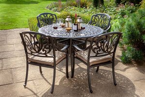 Amalfi 4 Seat Round Dining Set with Parasol & Base - image 2