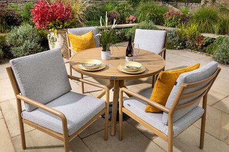 Sahara 4 Seat Round Dining Set with Parasol & Base - image 3